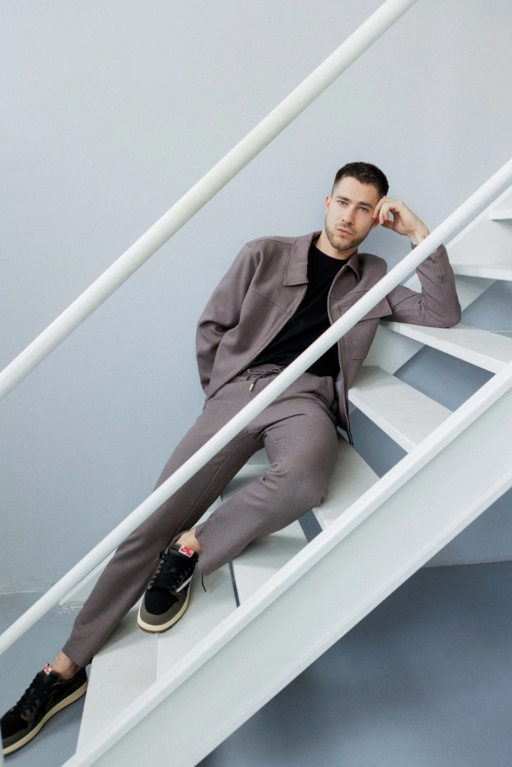 Louvre Taupe Ensemble