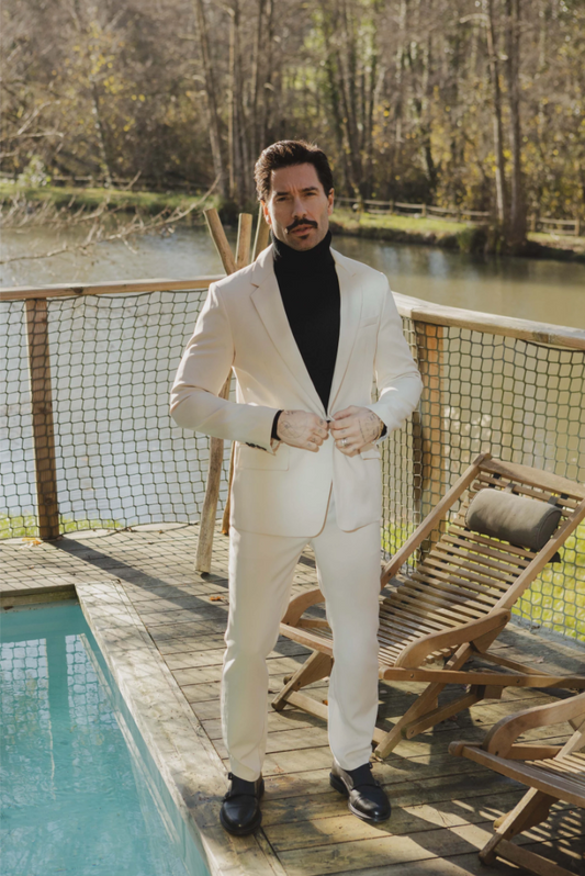 Le Classique Écru Suit